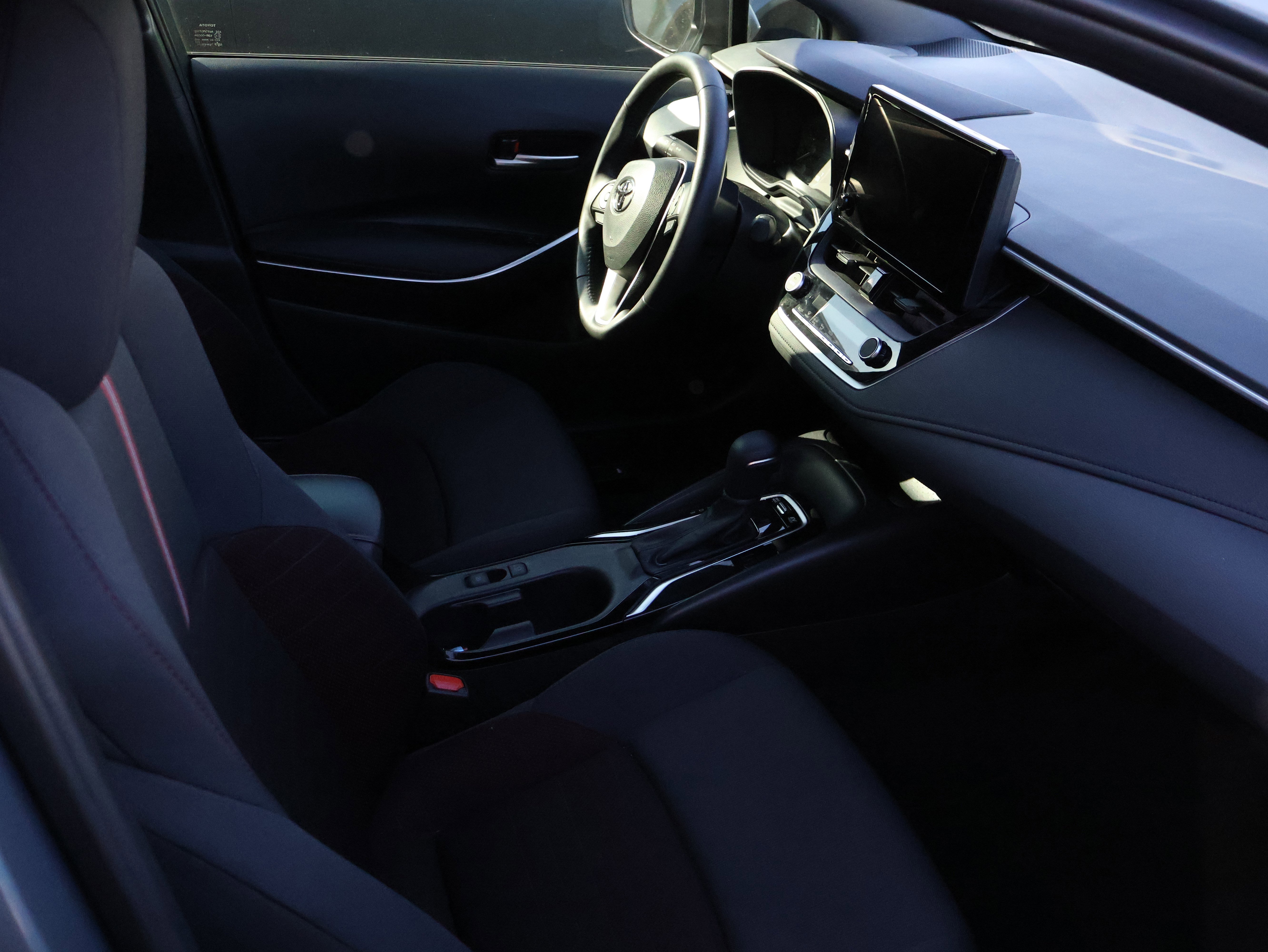 Used 2024 Toyota Corolla SE image 9