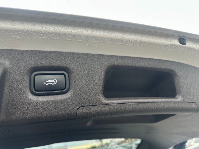 Used 2023 Hyundai Santa Fe Limited w/ Cargo Package image 15