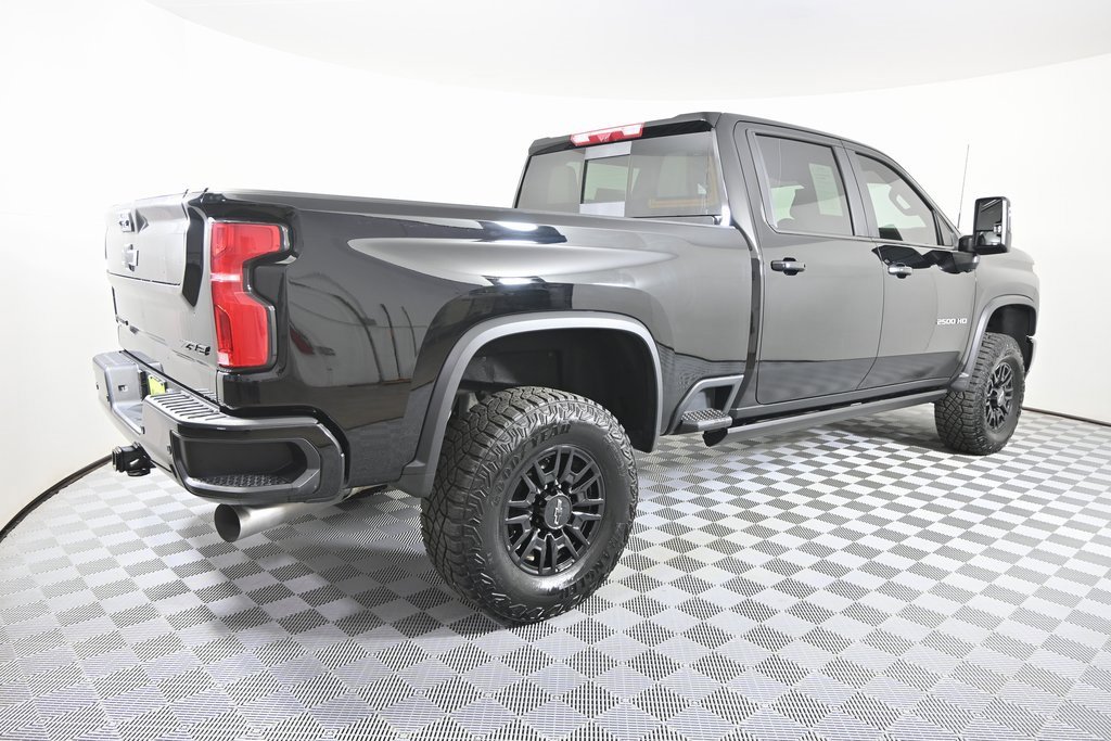 Used 2025 Chevrolet Silverado 2500 ZR2 w/ Technology Package image 7