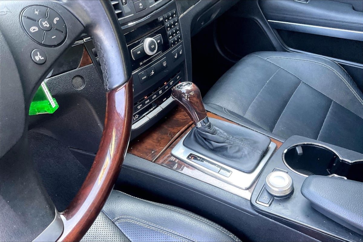 Used 2010 Mercedes-Benz E 550 Coupe image 15