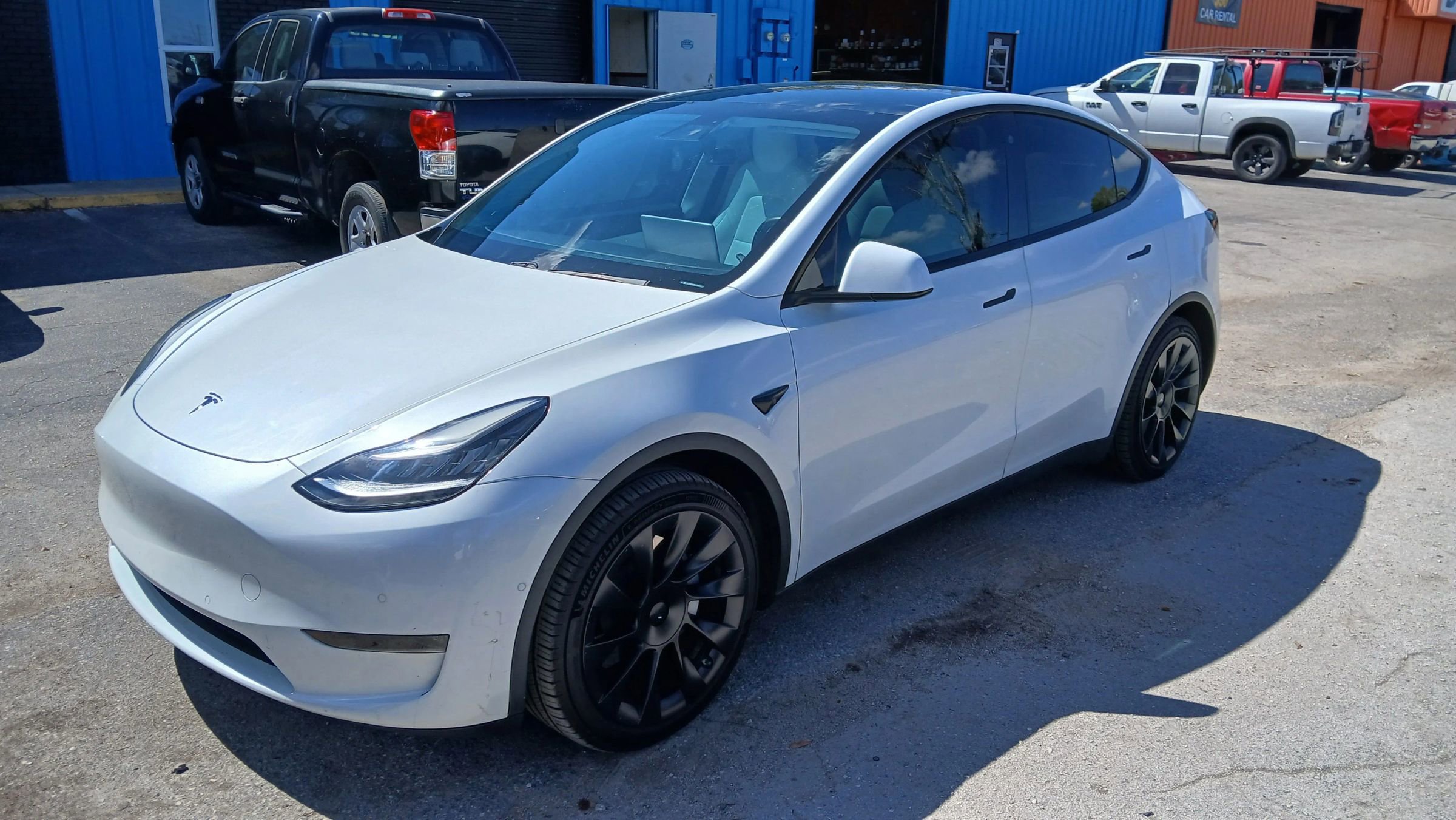 Used 2020 Tesla Model Y Long Range image 2