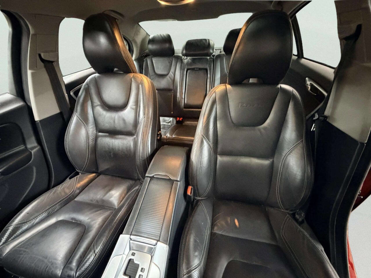 Used 2012 Volvo S60 T6 R-Design image 16