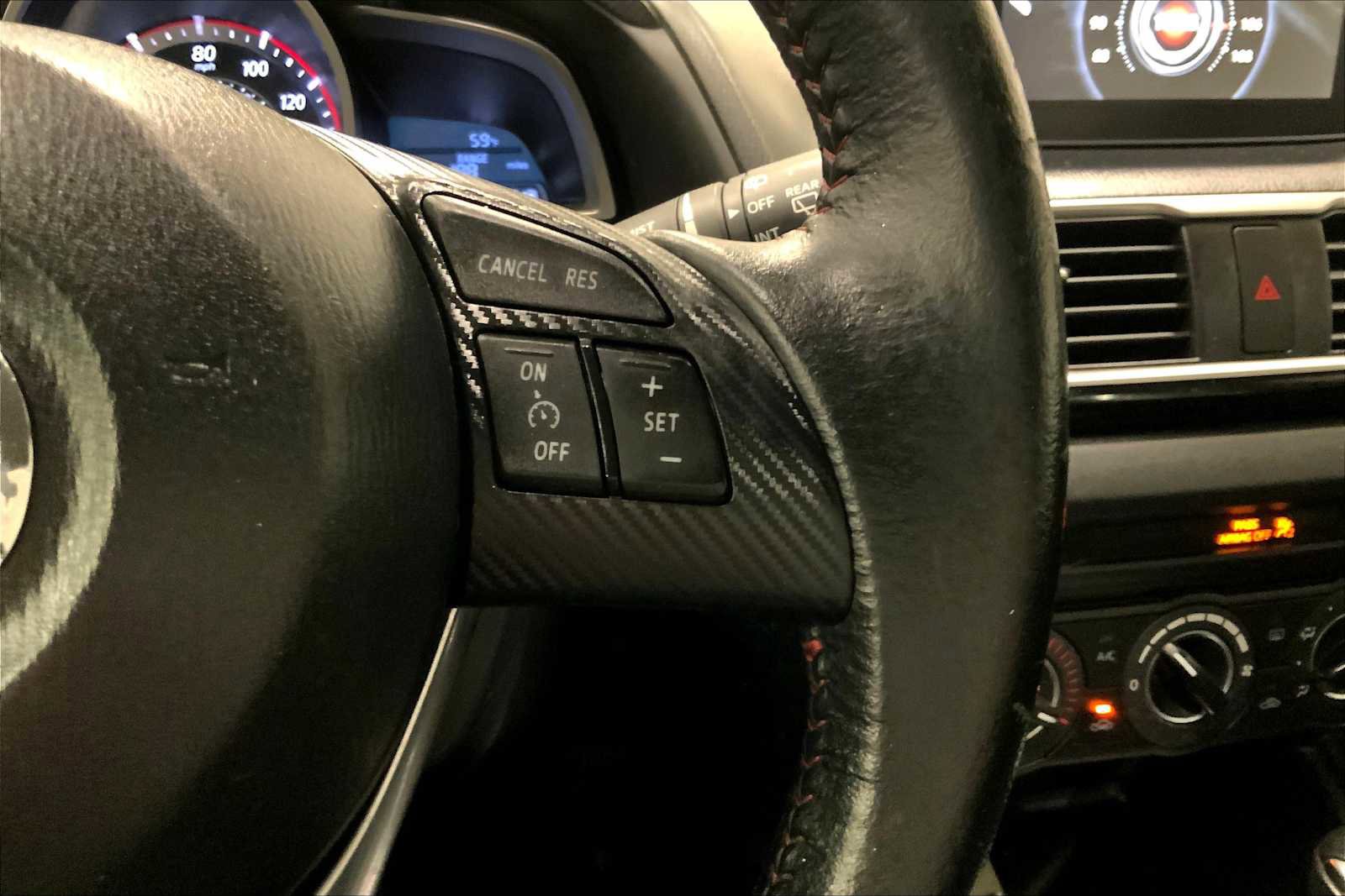 Used 2015 MAZDA MAZDA3 i Touring image 23