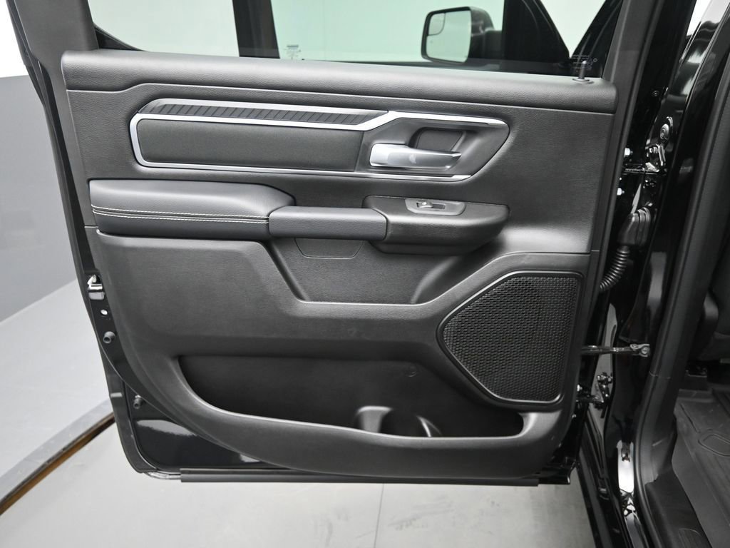 New 2026 RAM 1500 4x4 Crew Cab image 14