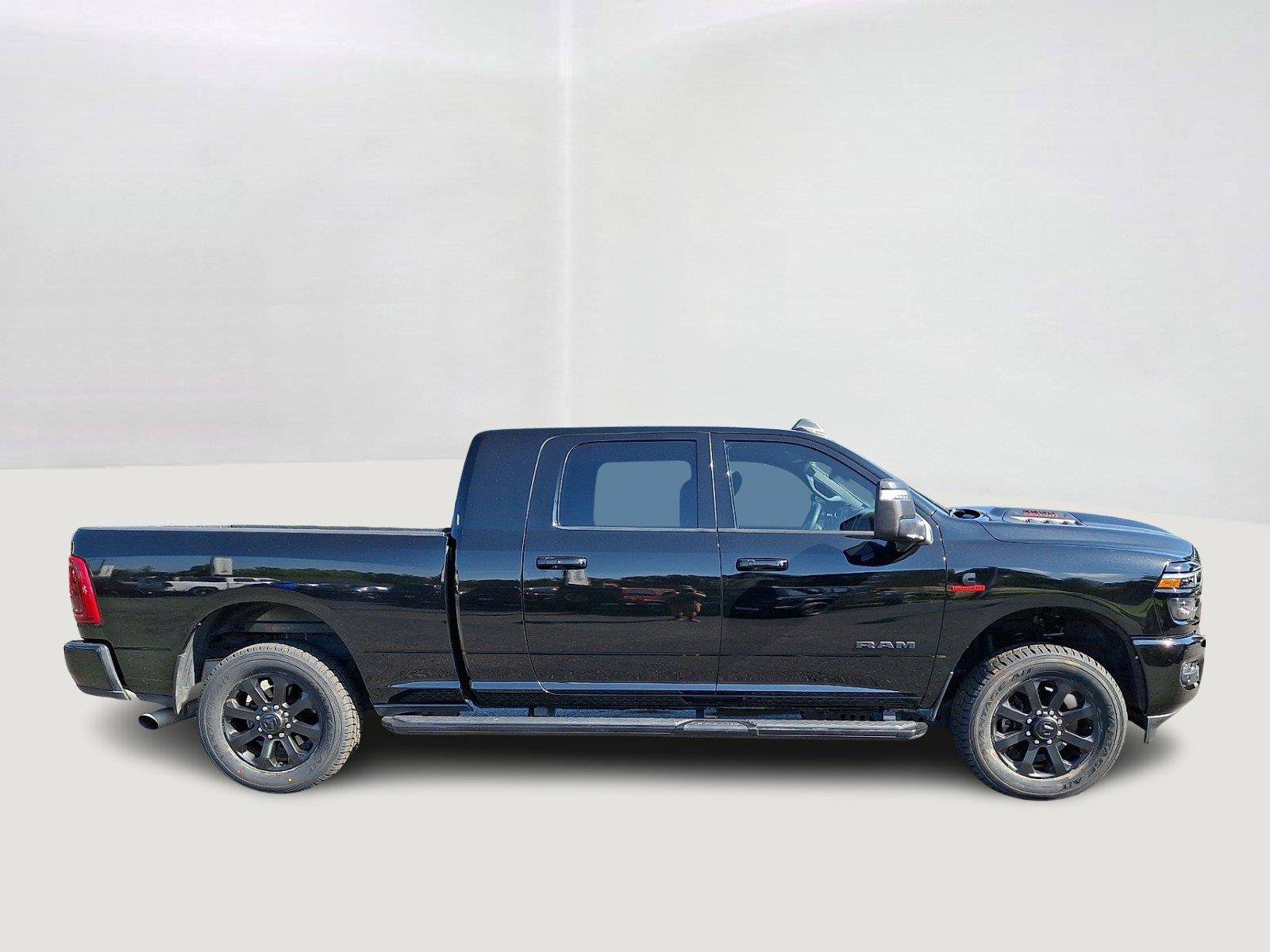 Used 2025 RAM 2500 Laramie AWD/4WD image 7
