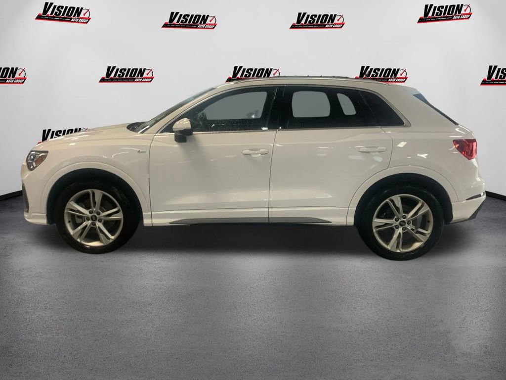 Used 2023 Audi Q3 2.0T Premium w/ Convenience Package image 8