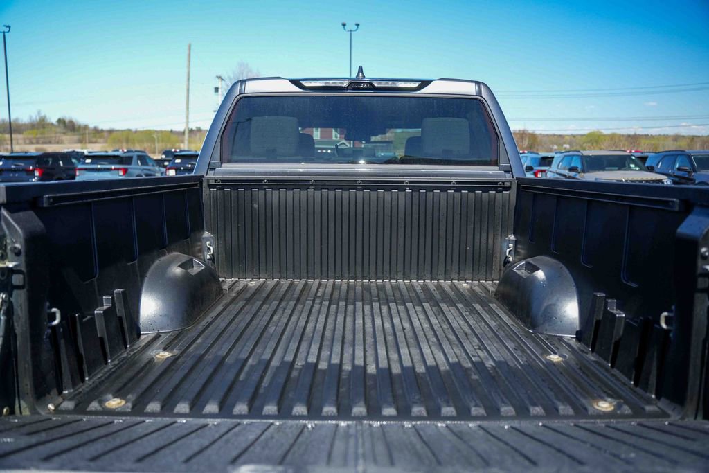 Used 2025 Toyota Tundra SR5 AWD/4WD image 12