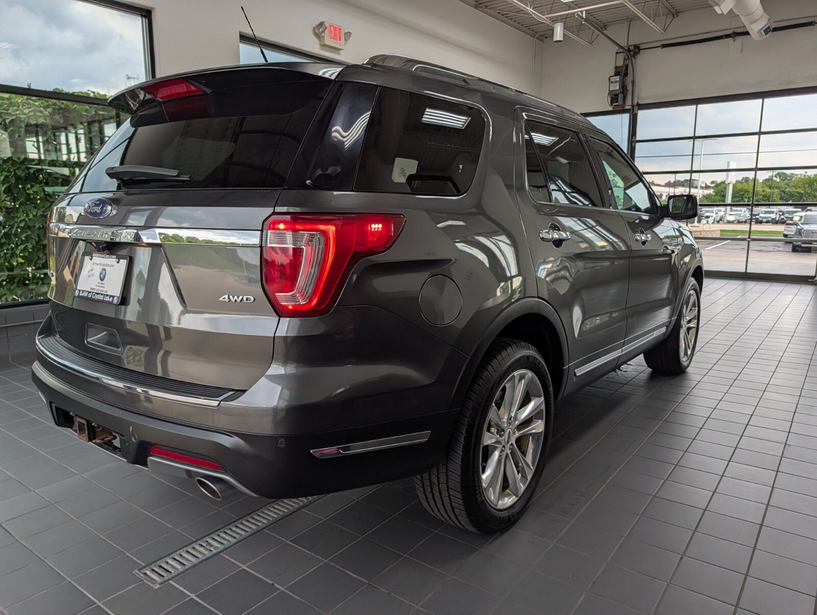 Used 2019 Ford Explorer Limited w/ Ford Safe & Smart Package AWD/4WD image 2