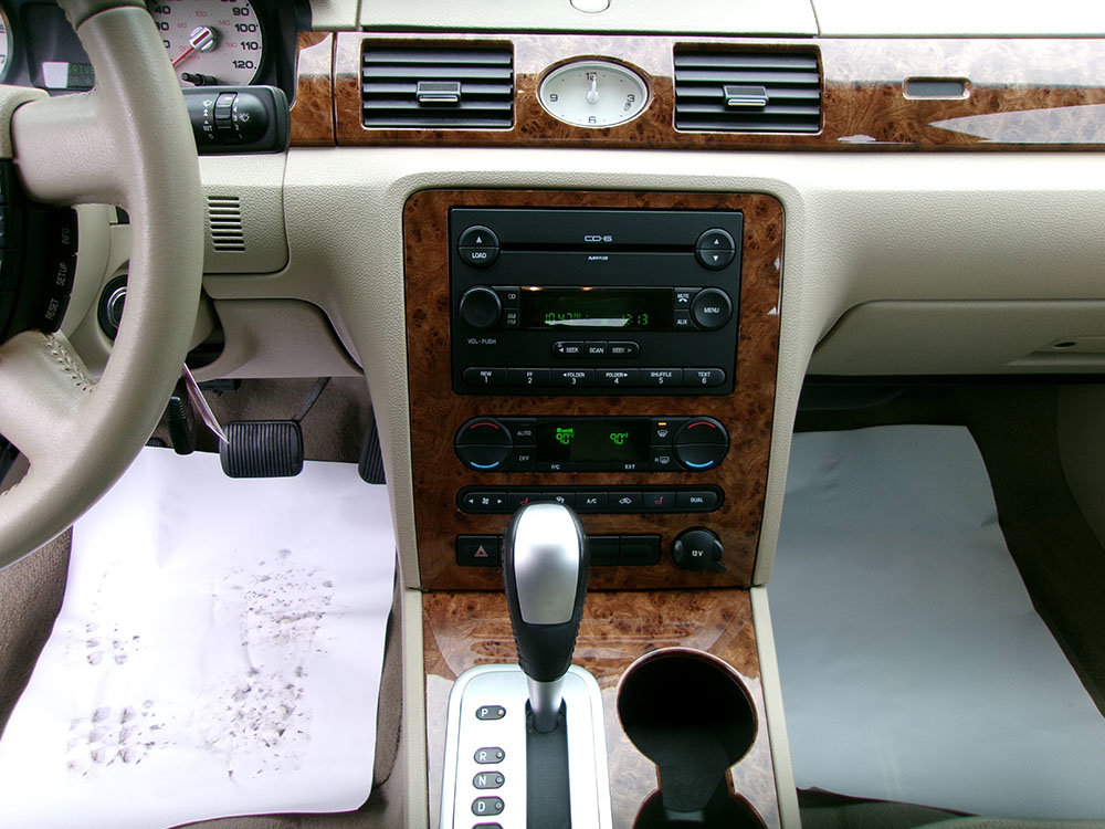 Used 2005 Ford Five Hundred Limited image 16