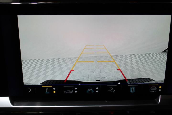 Used 2024 Chevrolet Silverado 2500 LTZ w/ LTZ Convenience Package image 5