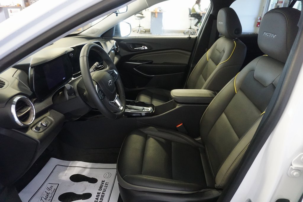 Used 2025 Chevrolet Trax ACTIV w/ Sunroof Package image 21