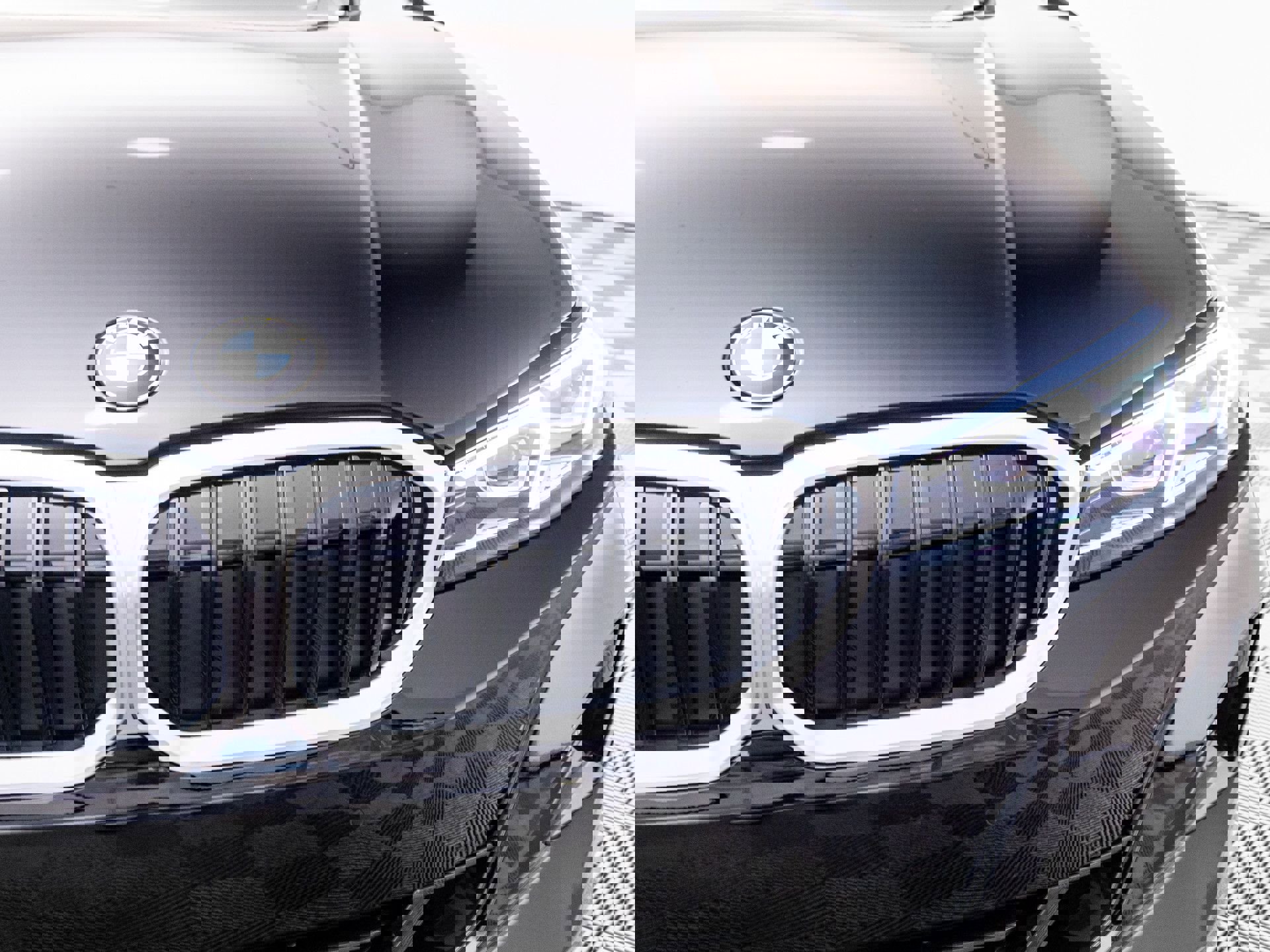 New 2025 BMW 330i xDrive Sedan w/ Convenience Package AWD/4WD image 29