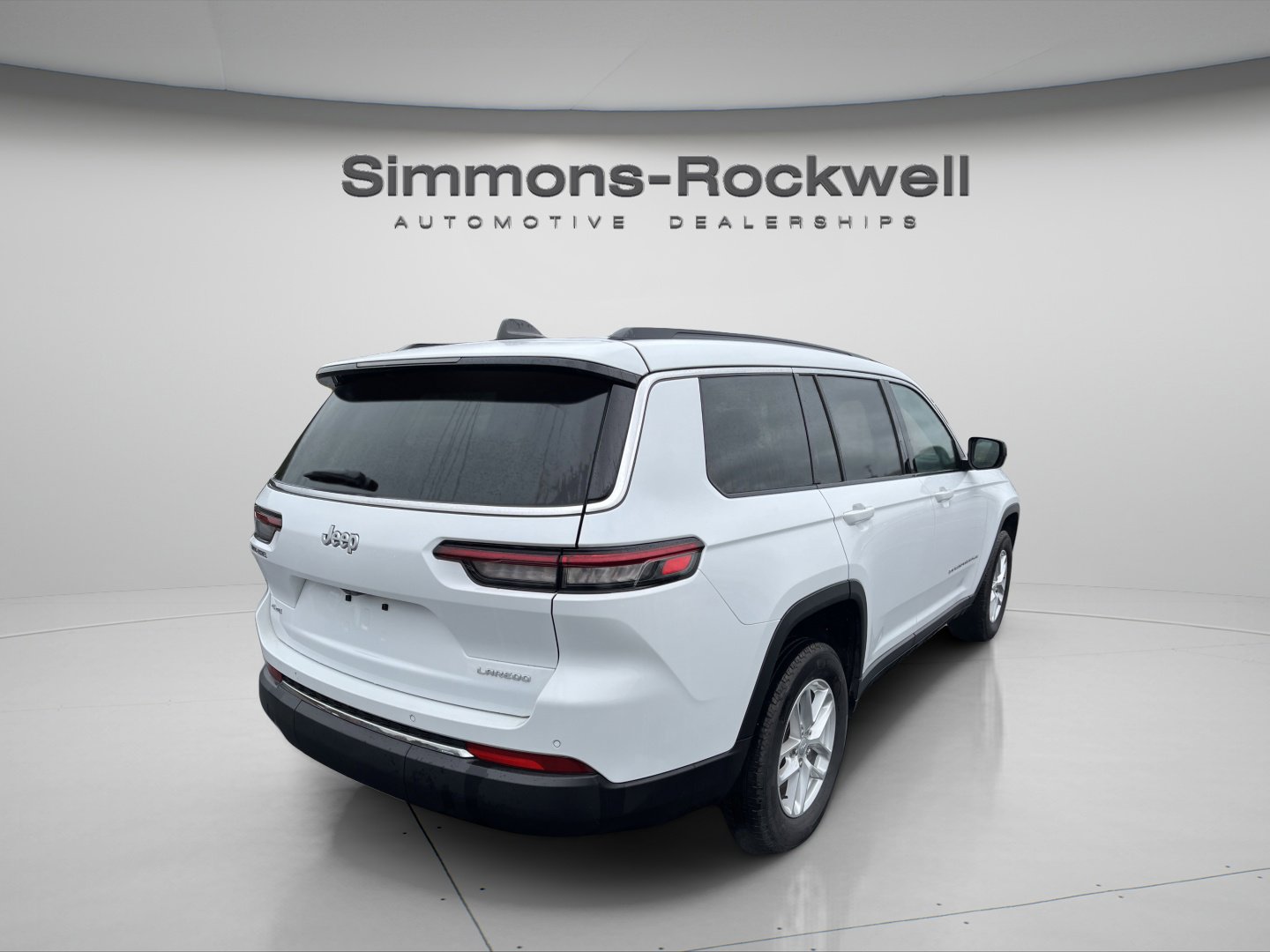 Used 2024 Jeep Grand Cherokee L Laredo w/ Luxury Tech Group I image 7