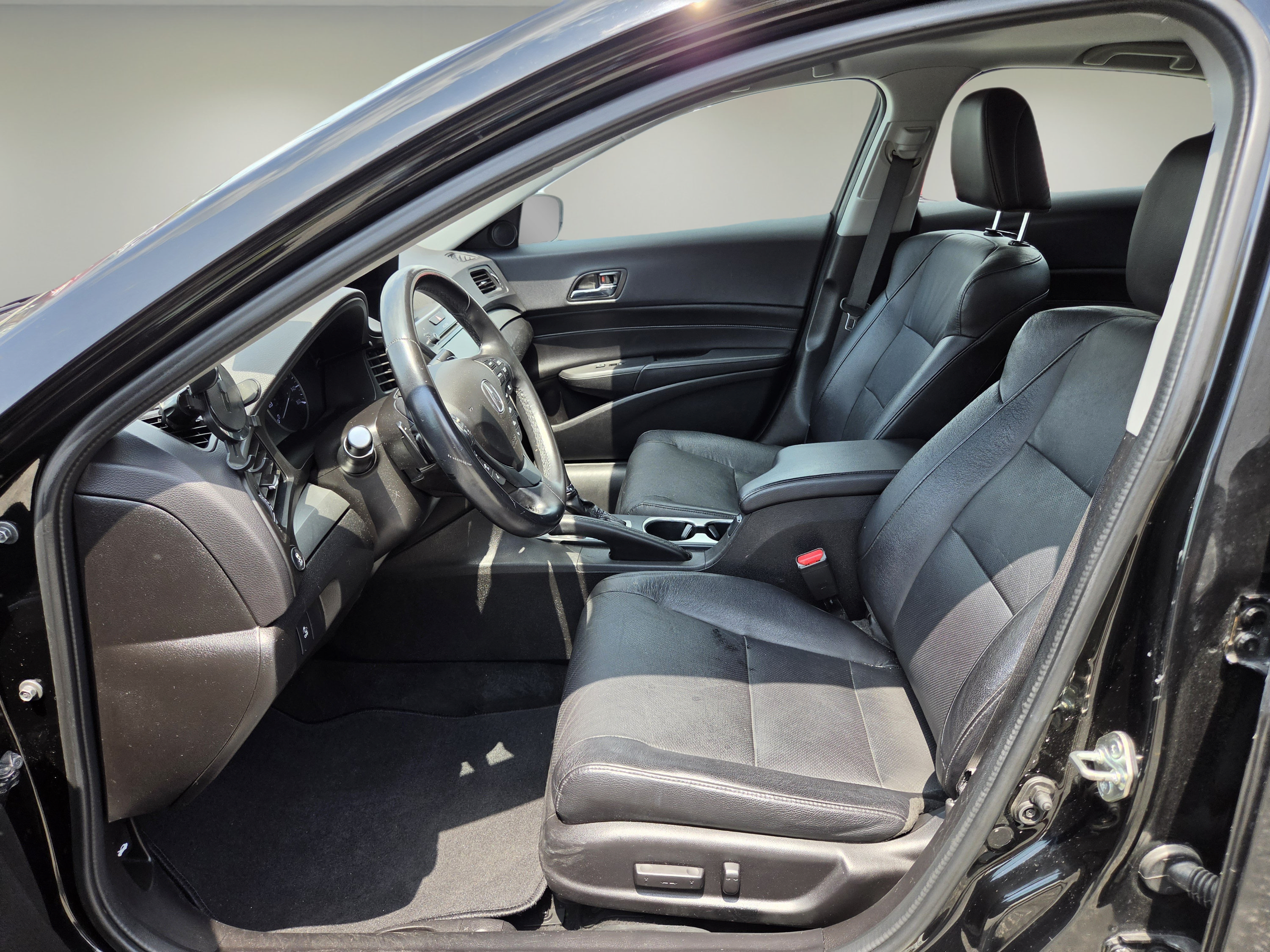 Used 2018 Acura ILX w/ Technology Plus Package FWD image 10