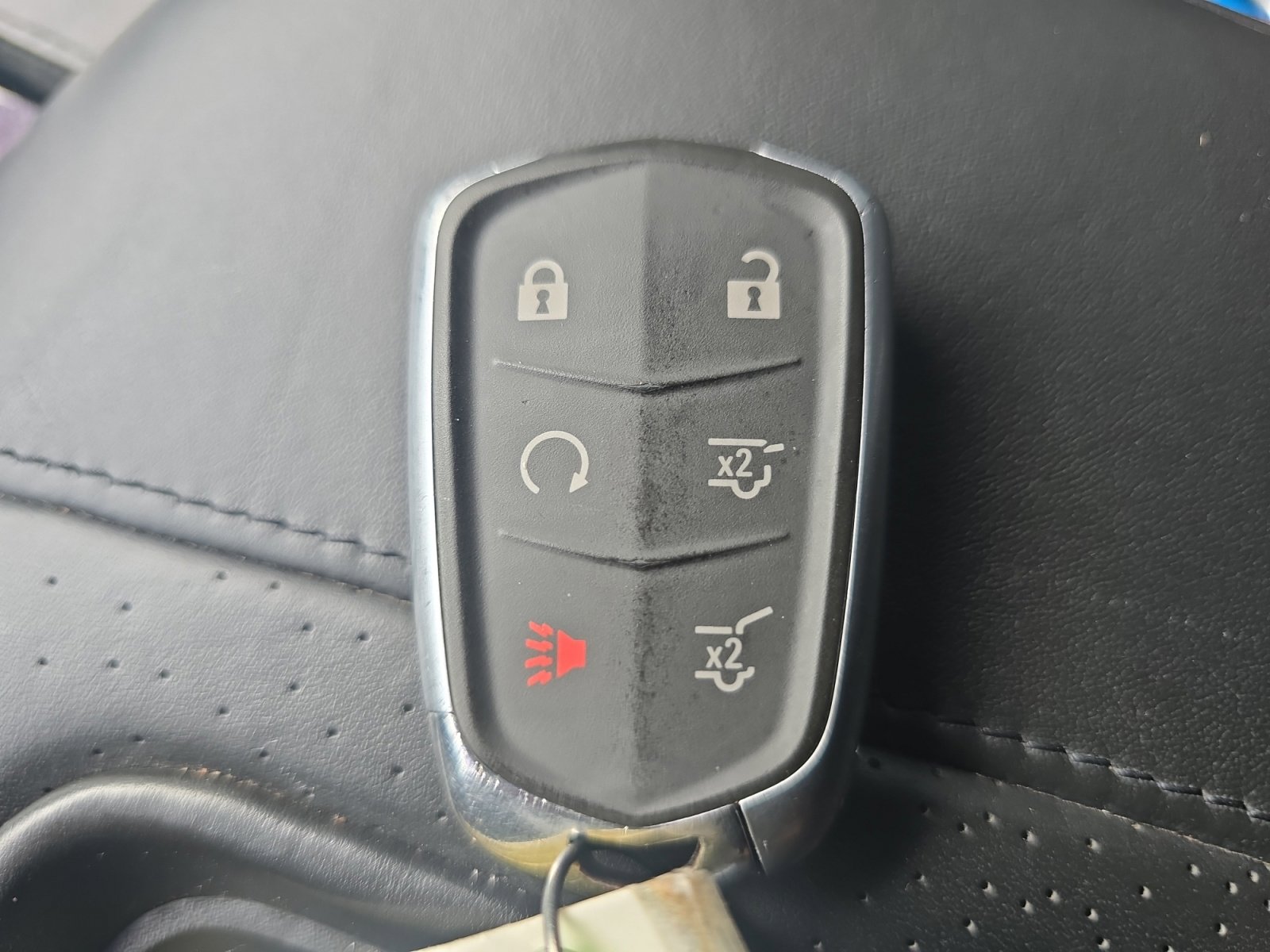 Used 2018 Cadillac Escalade ESV Platinum RWD image 32