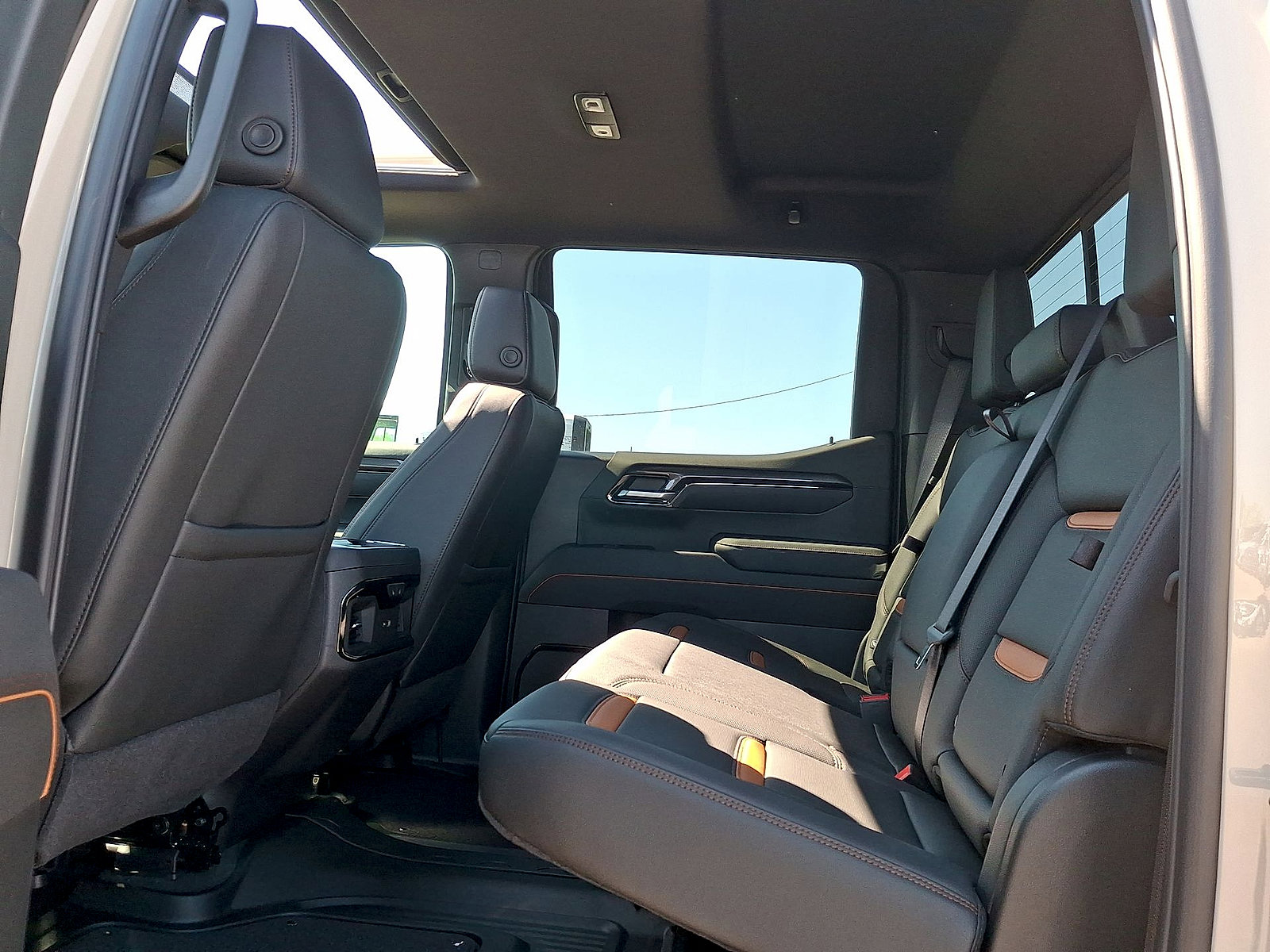 New 2026 GMC Sierra 1500 AT4 w/ Technology Package AWD/4WD image 13
