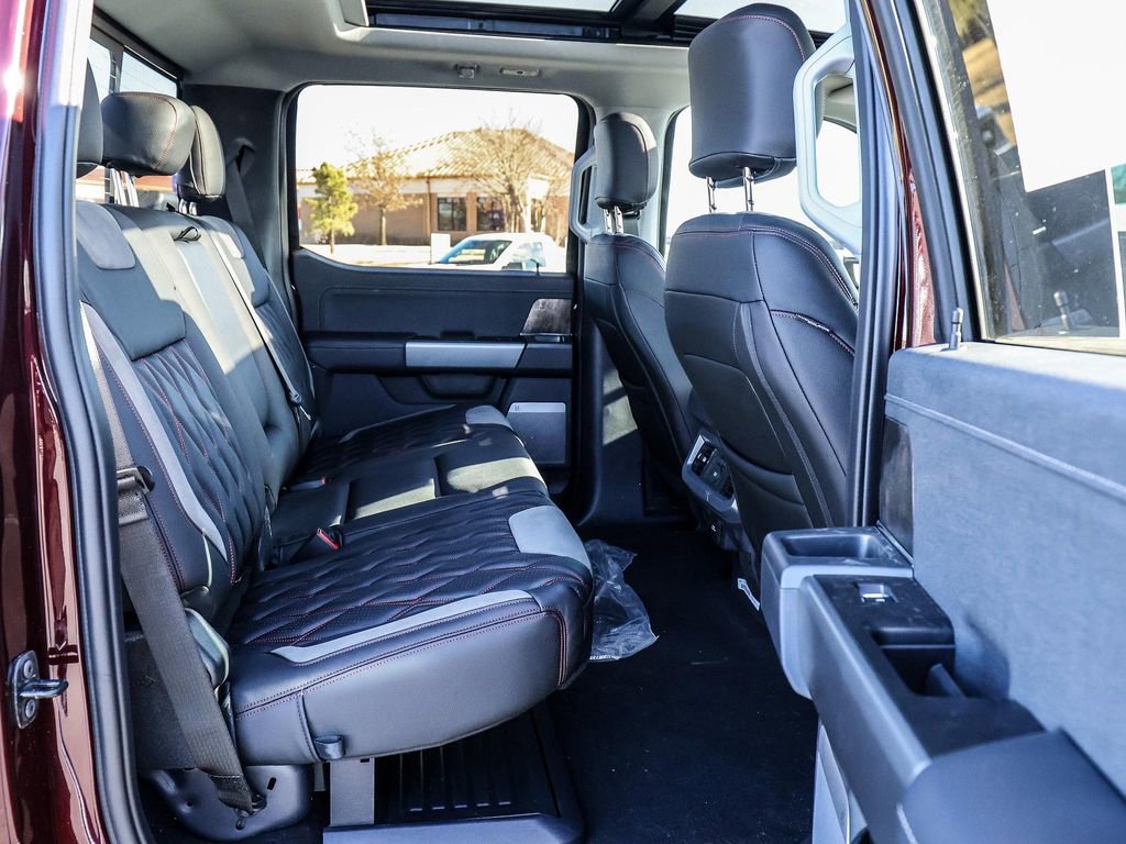 New 2026 Ford F250 Lariat w/ Black Appearance Package image 27