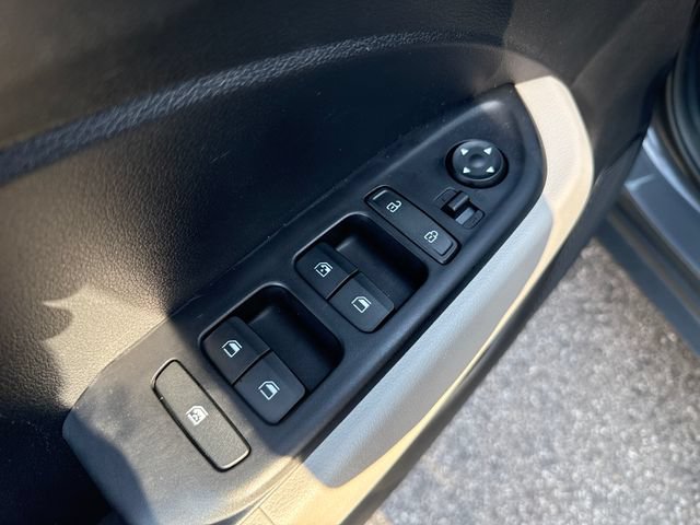 Certified 2026 Hyundai Venue SEL FWD image 11