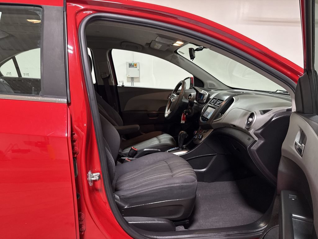 Used 2015 Chevrolet Sonic LT FWD image 20
