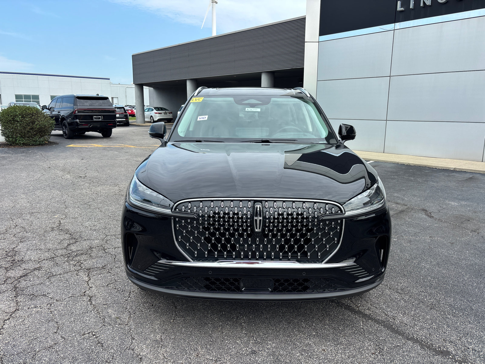 New 2026 Lincoln Aviator AWD image 2
