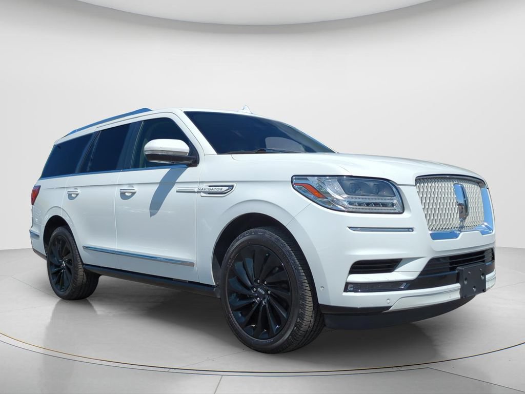 Used 2020 Lincoln Navigator Reserve w/ Equipment Group 208A Reserve AWD/4WD image 3