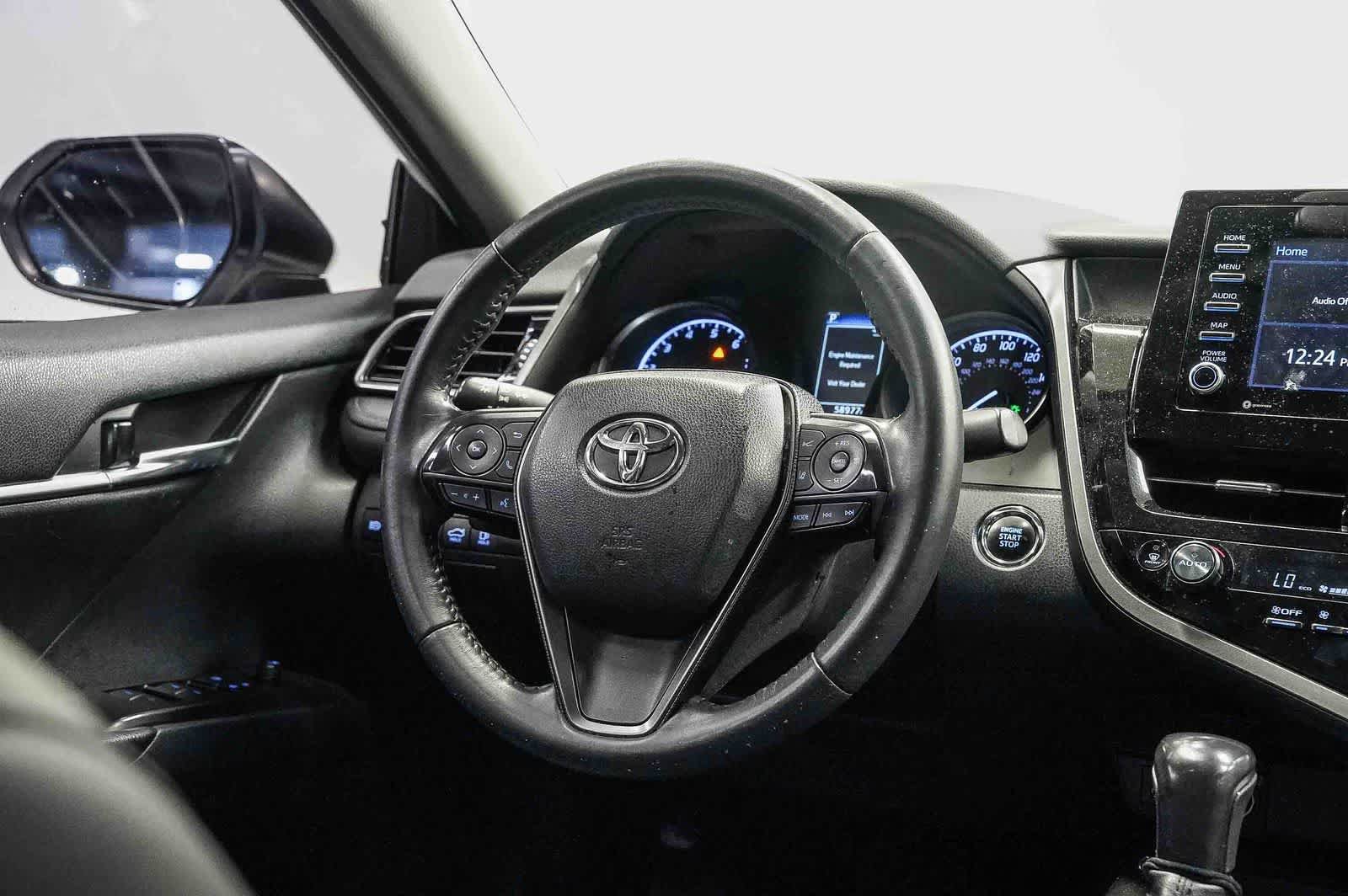 Used 2022 Toyota Camry SE w/ Convenience Package FWD image 15