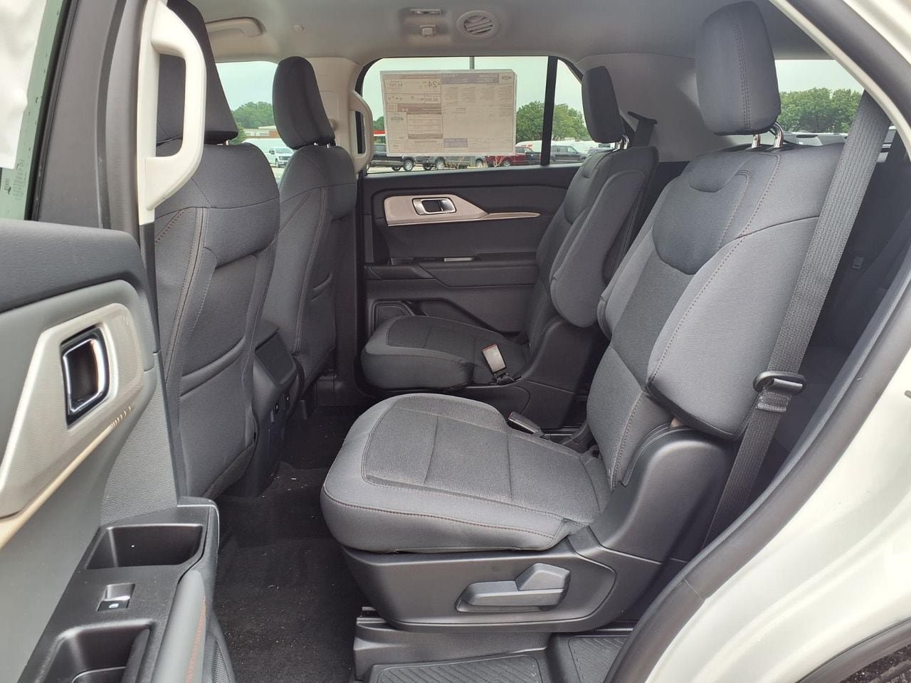 New 2026 Ford Explorer Active RWD image 19