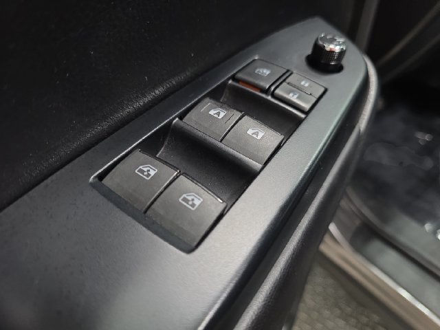 Used 2017 Toyota Highlander XLE AWD/4WD image 26