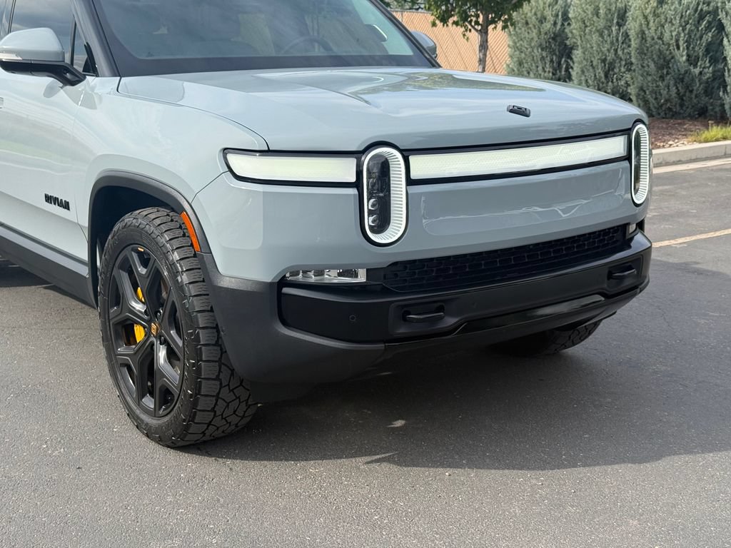 Used 2023 Rivian R1S Adventure AWD/4WD image 3