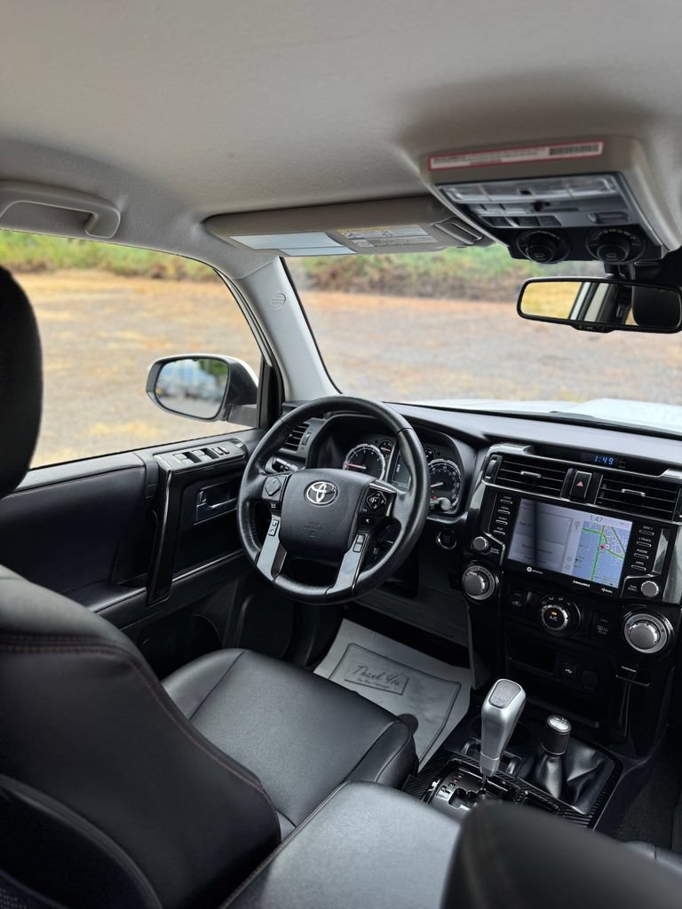 Used 2024 Toyota 4Runner TRD Off-Road Premium AWD/4WD image 28