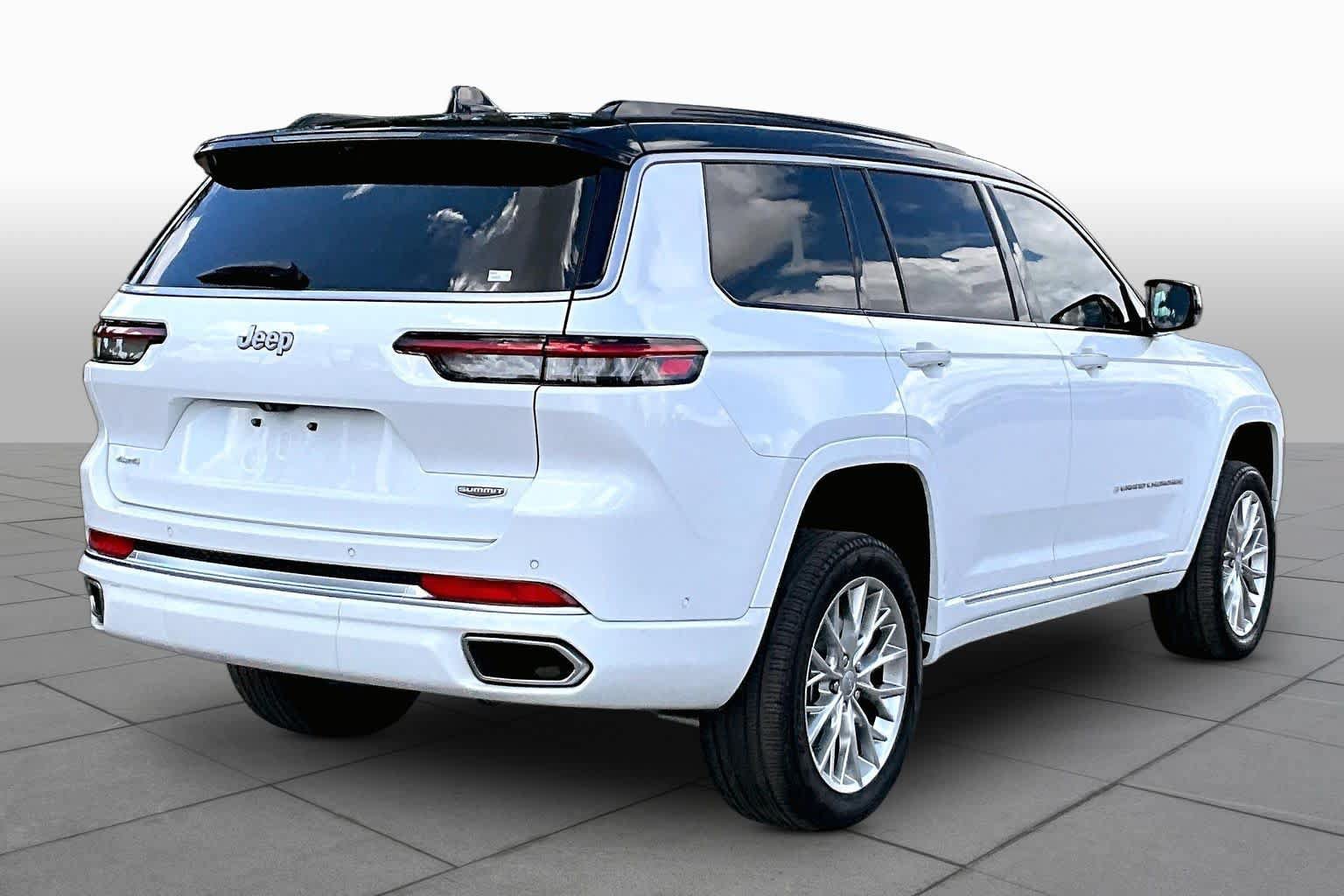 Used 2024 Jeep Grand Cherokee L Summit w/ Advanced Protech Group IV AWD/4WD image 13