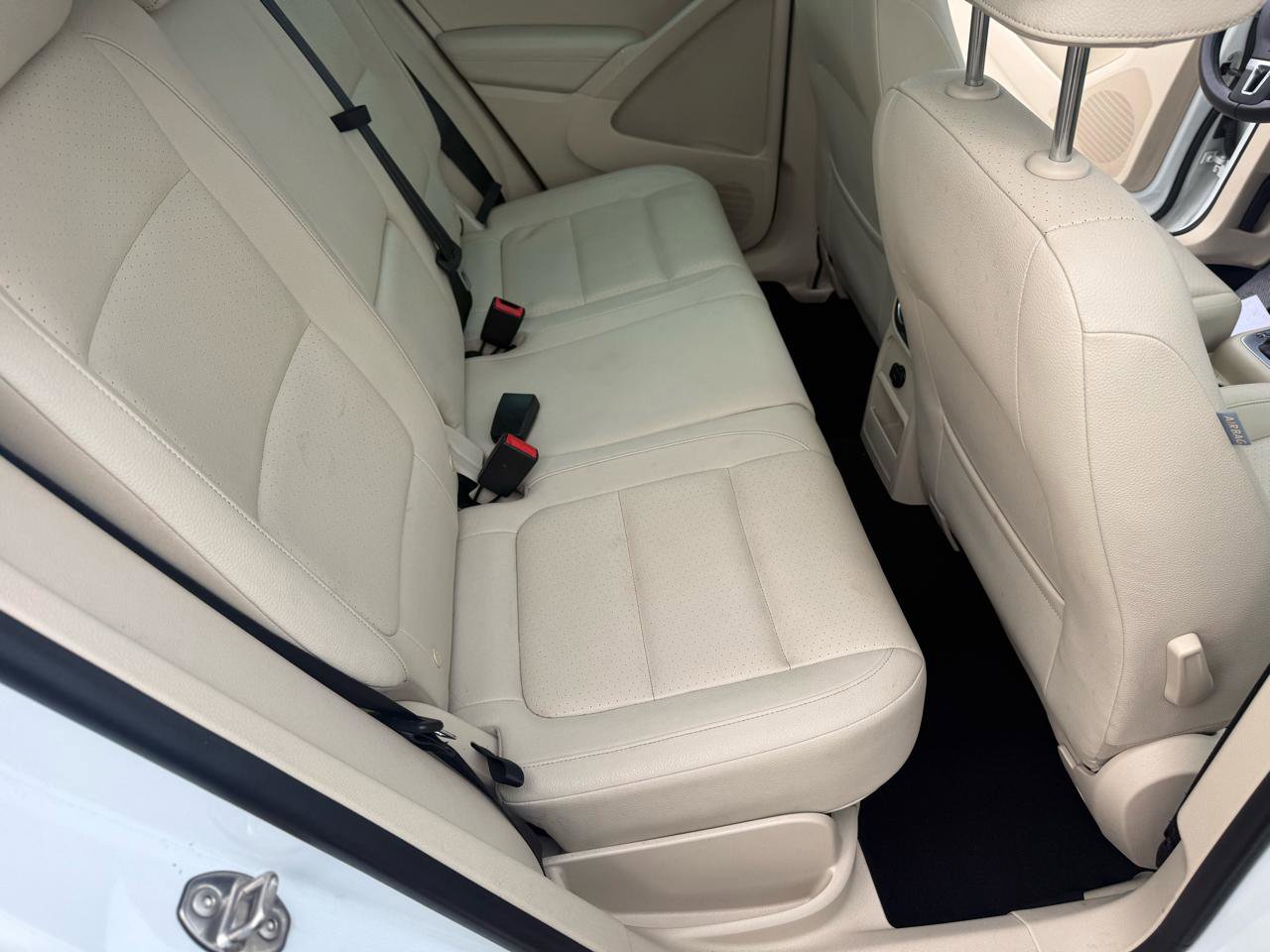 Used 2016 Volkswagen Tiguan SE image 49