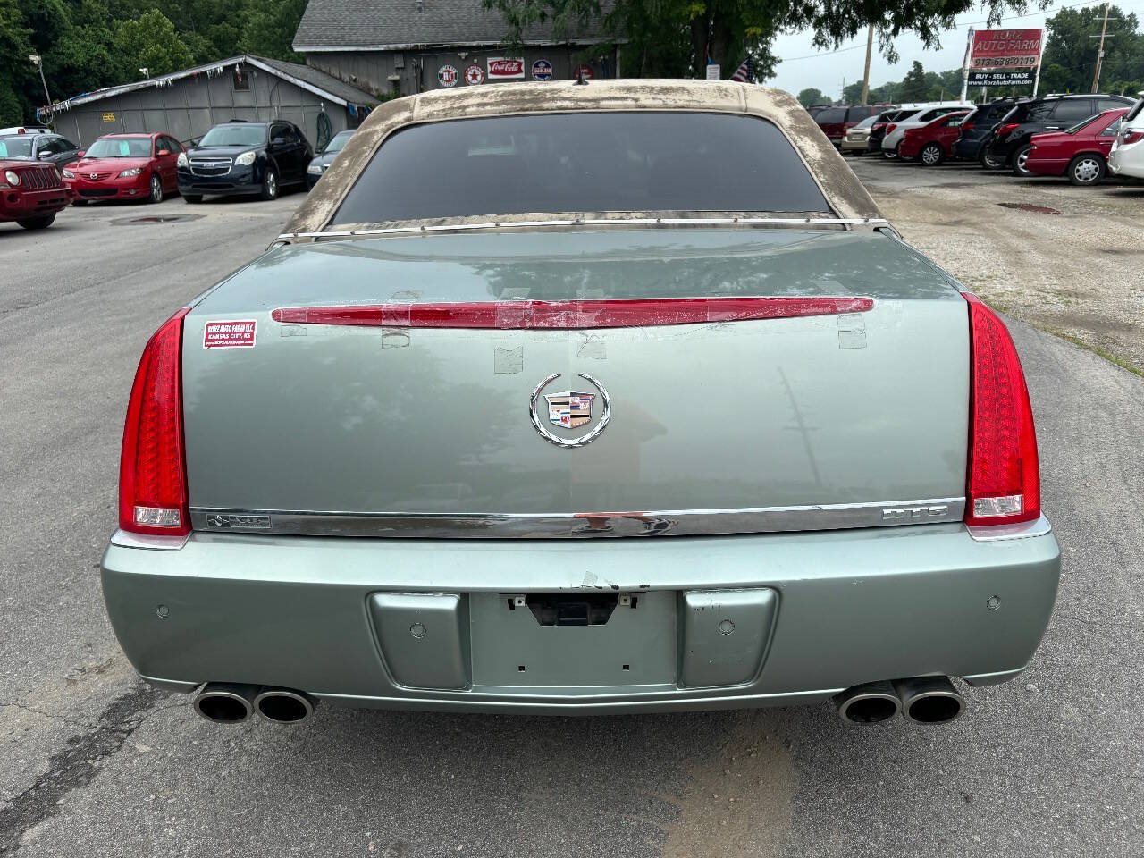 Used 2006 Cadillac DTS w/ Trunk Convenience Package FWD image 10