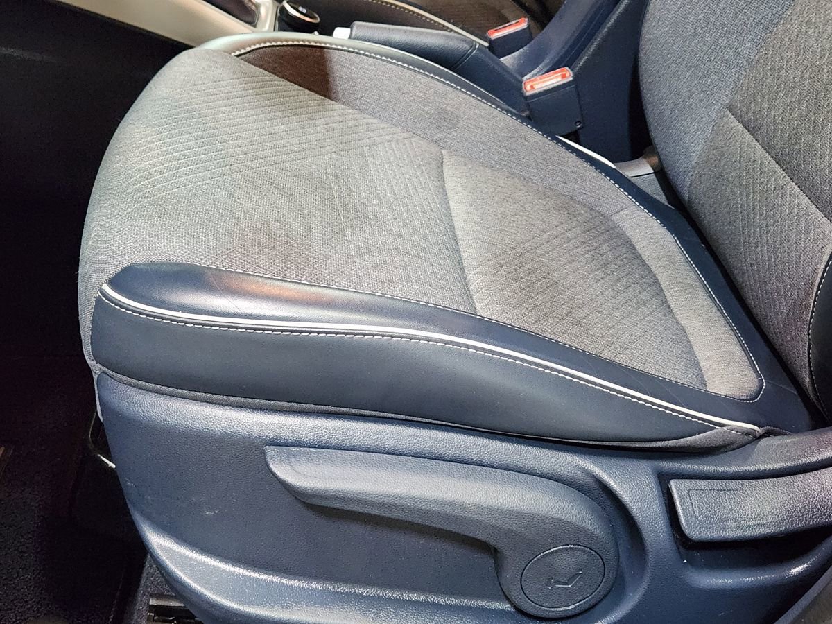 Used 2021 Hyundai Venue FWD image 43