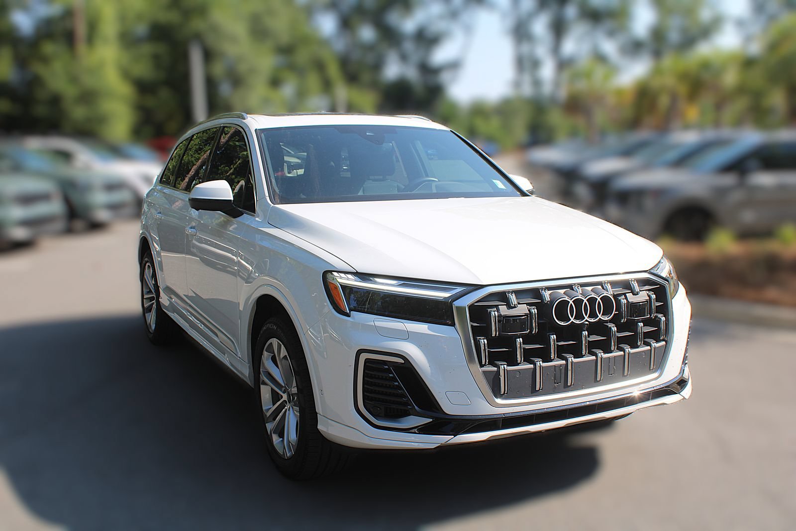 Used 2025 Audi Q7 3.0T Premium AWD/4WD image 17