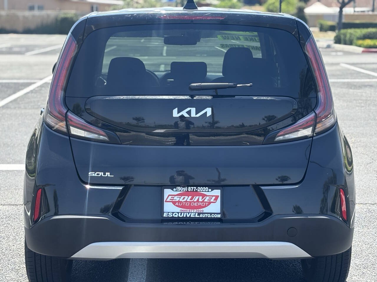 Used 2023 Kia Soul LX w/ LX Technology Package FWD image 20
