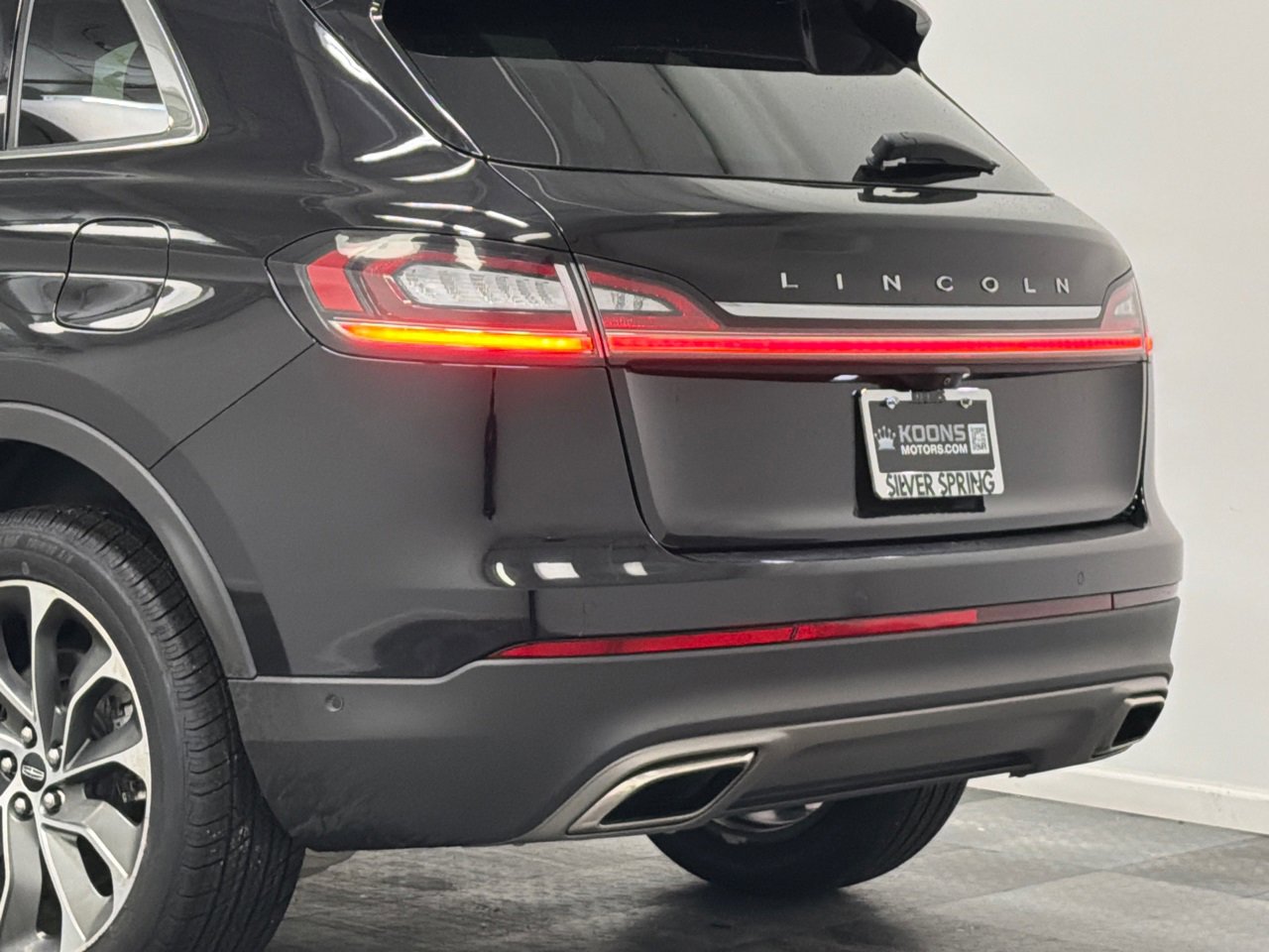 Certified 2022 Lincoln Nautilus Reserve w/ Equipment Group 201A image 6