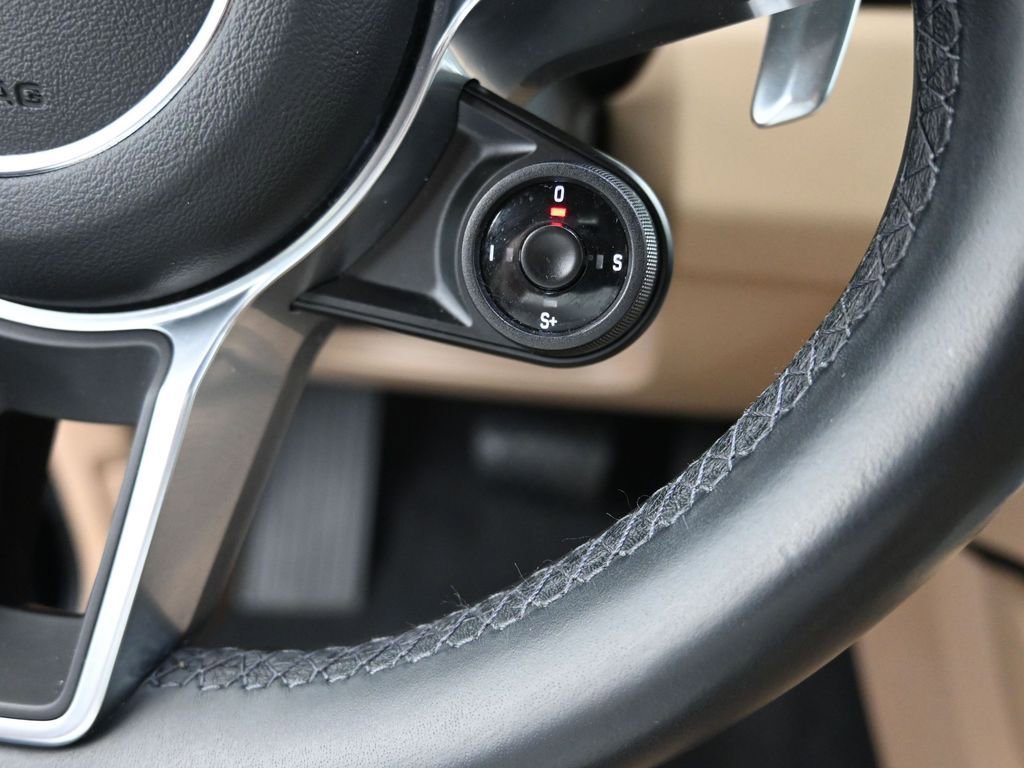 Used 2022 Porsche Cayenne Coupe w/ Premium Package image 15