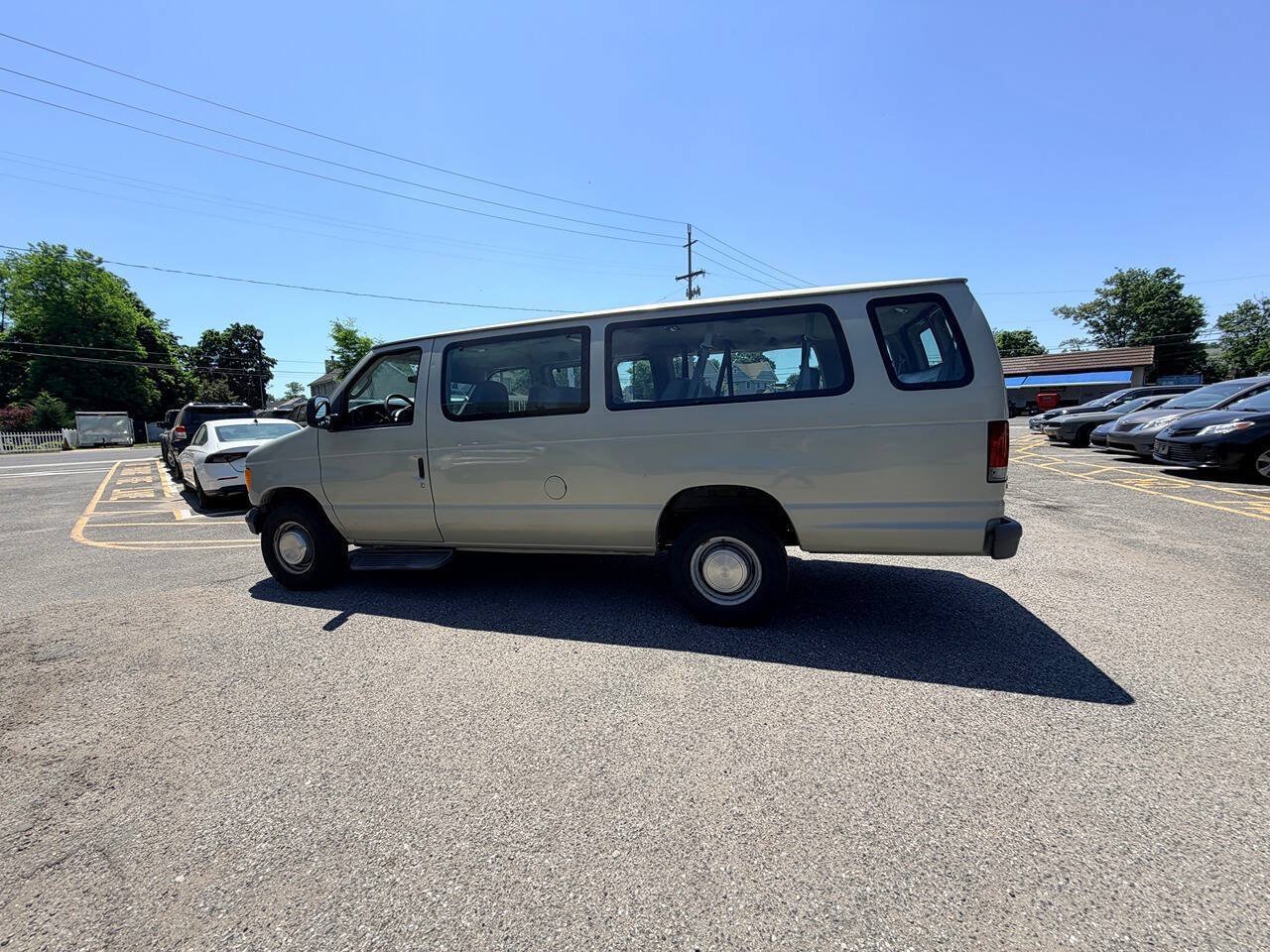 Used 2006 Ford E-350 and Econoline 350 XL RWD image 23