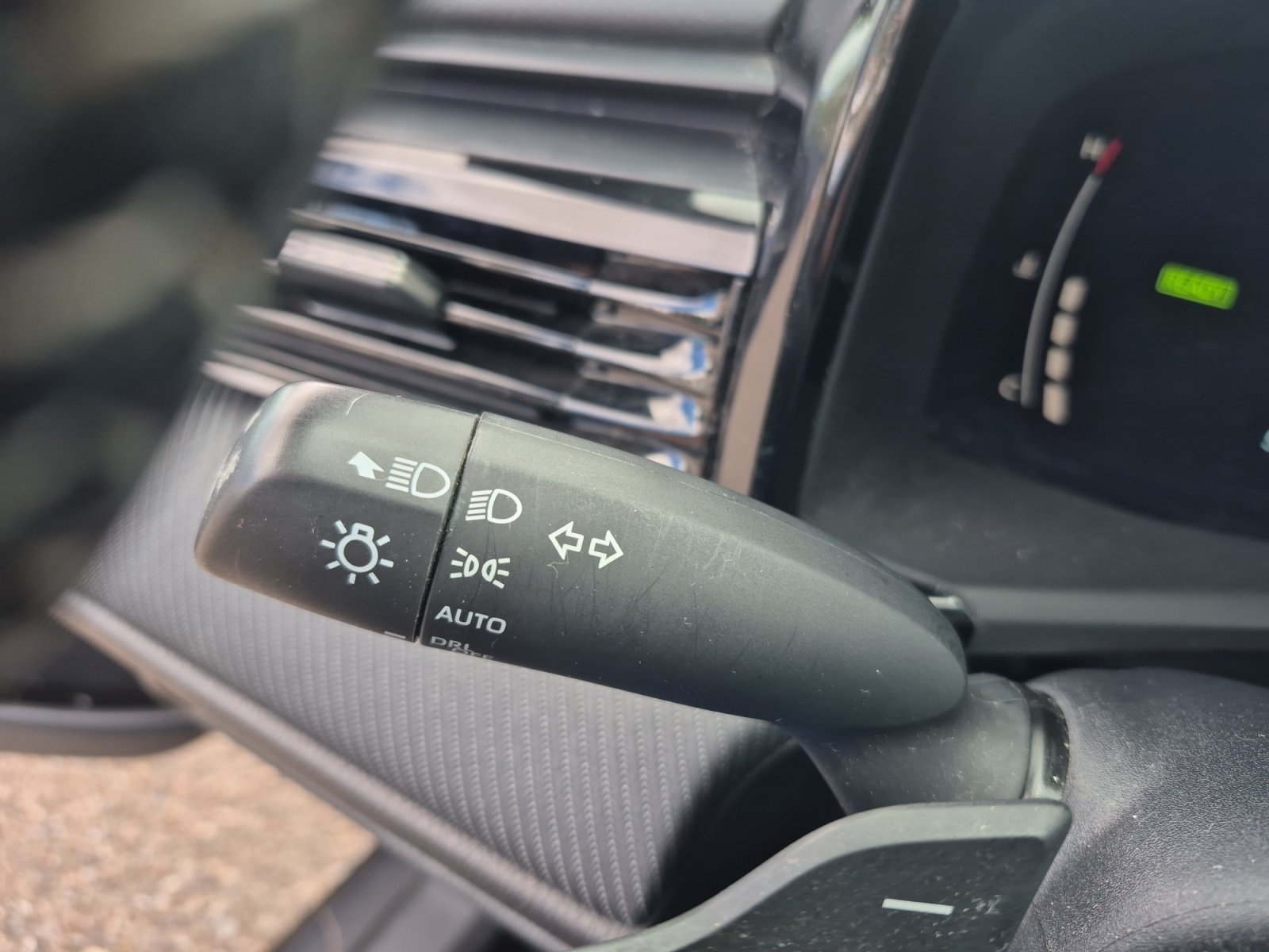 Used 2025 Toyota Camry SE FWD image 33
