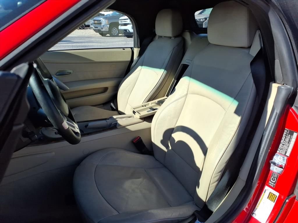 Used 2005 BMW Z4 2.5i image 15
