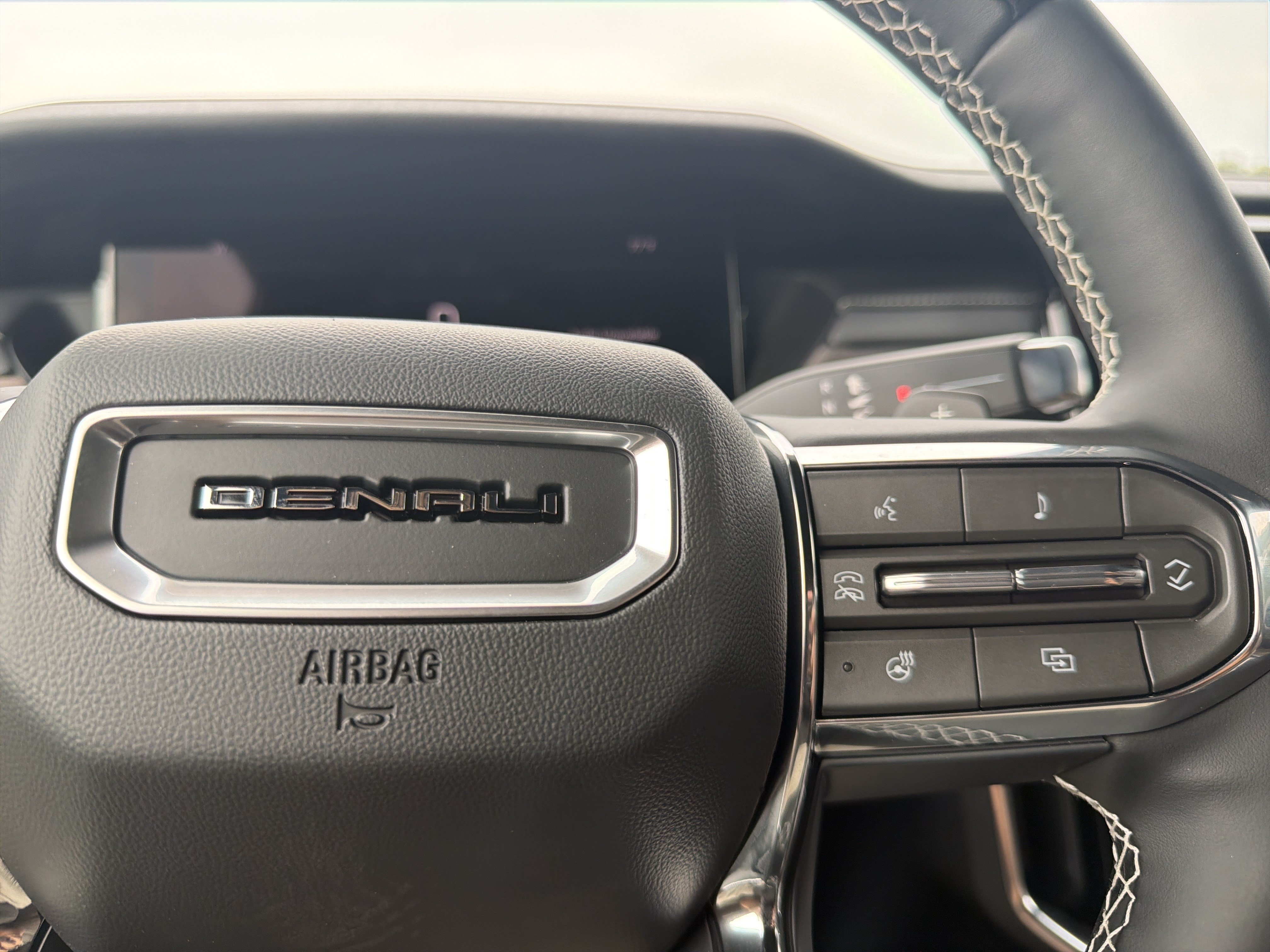 New 2027 GMC Acadia Denali Ultimate w/ LPO, Floor Liner Package FWD image 29