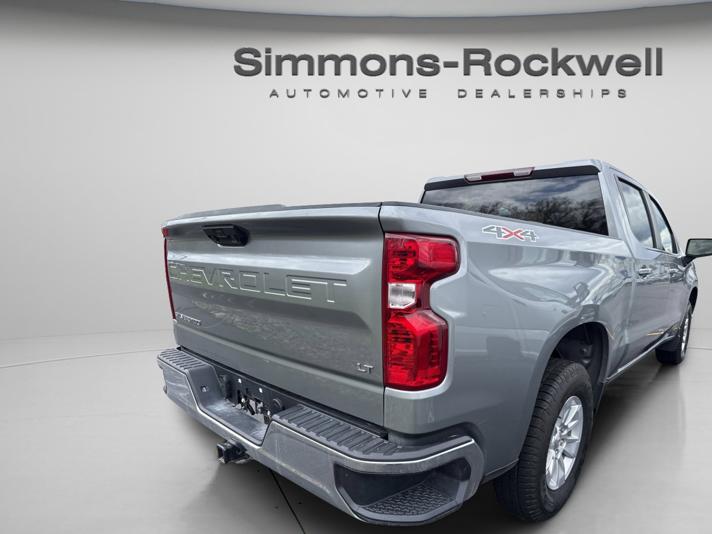 Used 2025 Chevrolet Silverado 1500 LT AWD/4WD image 4