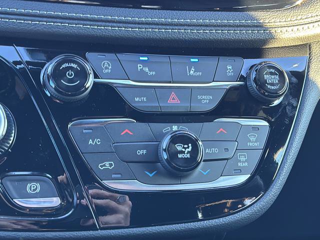 New 2026 Chrysler Pacifica Select image 32