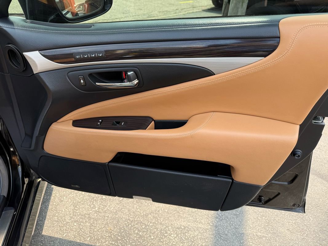 Used 2014 Lexus LS 460 L image 20