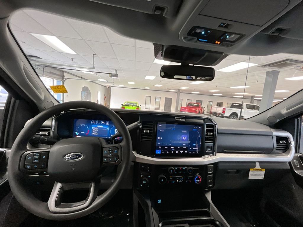 New 2026 Ford F350 XLT w/ XLT Premium Package AWD/4WD image 15