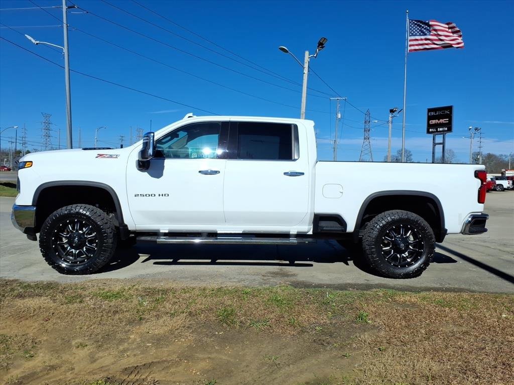 Used 2024 Chevrolet Silverado 2500 LTZ w/ LTZ Convenience Package image 4