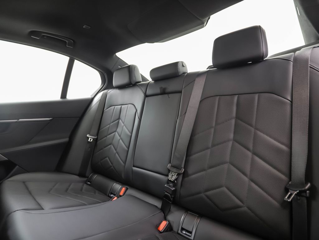 New 2026 BMW 530i xDrive w/ M Sport Package image 24