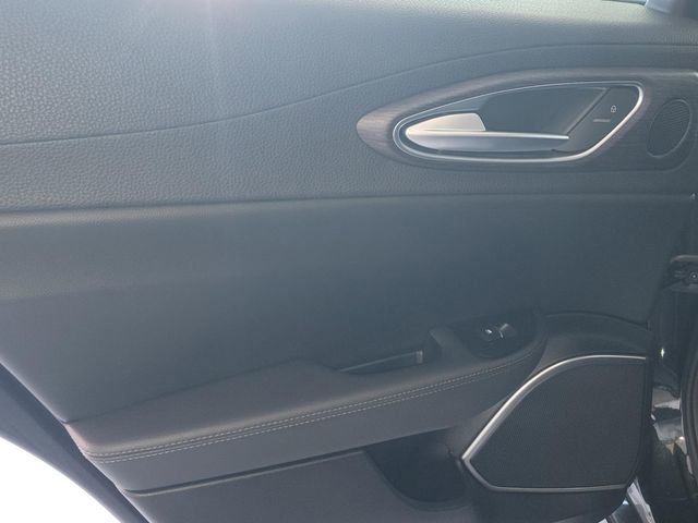 Used 2021 Alfa Romeo Giulia Ti w/ Nero Edizione image 10