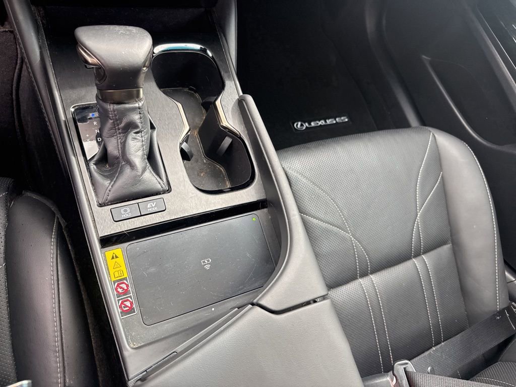 Used 2024 Lexus ES 300h w/ Accessory Package (Z1) image 8